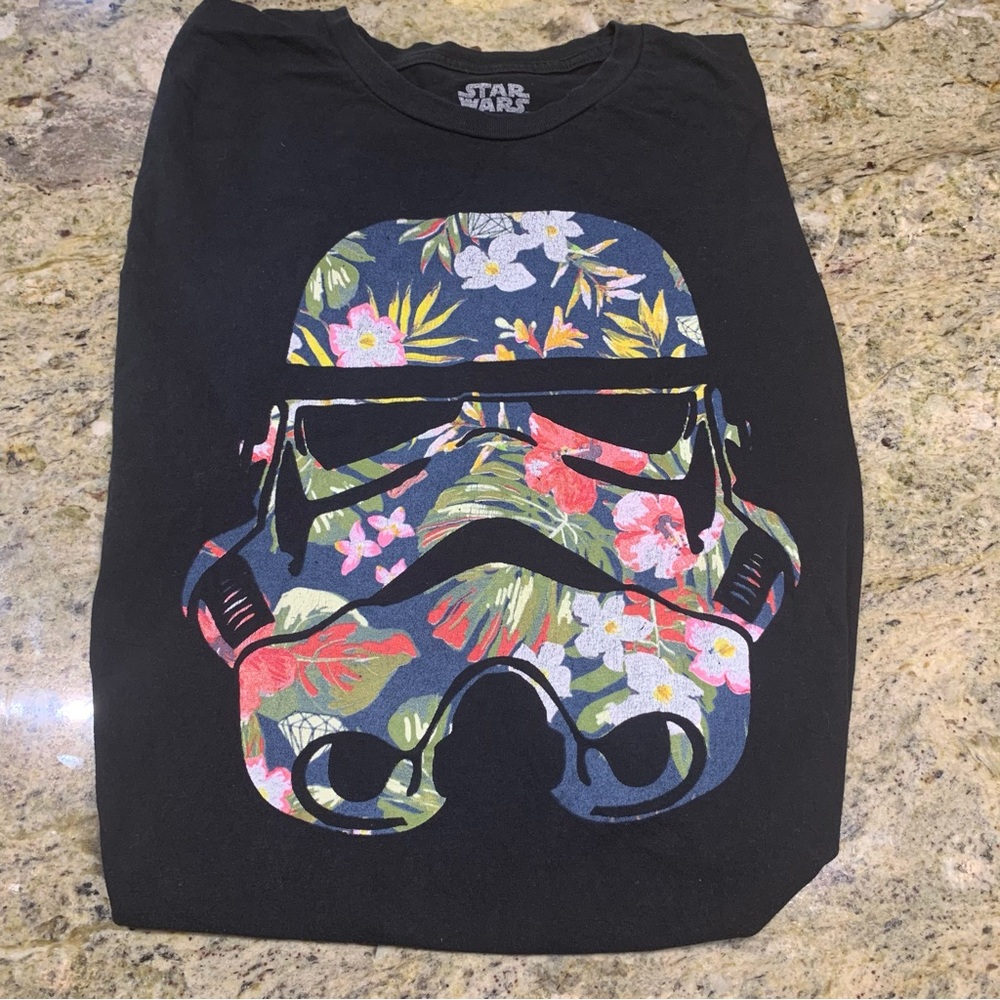 STAR WARS Stormtrooper floral print shirt. Size Large
